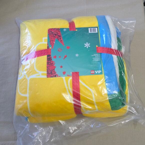 LEGO VIP new 2022 promotional Multi-Colored Fleece Blanket #5007622 57" x 47" - Picture 1 of 4